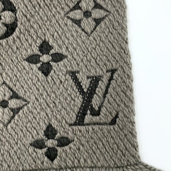 Louis Vuitton Gray-Brown Monogram Wool Knit Scarf - Picture 8 of 9